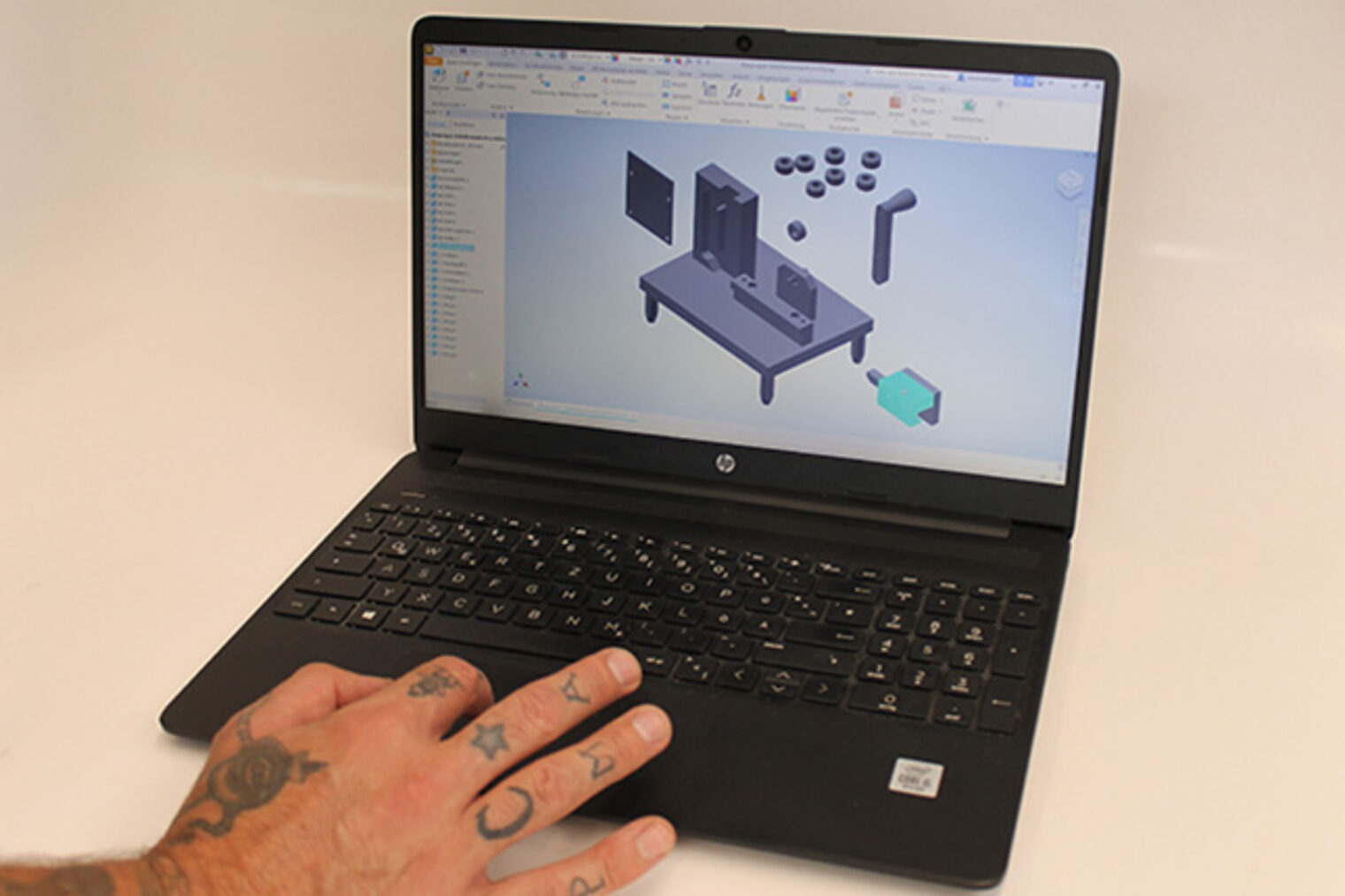 Grundmodell-CAD für Feinwerkmechanik Meisterstück-Praxisaufgabe CAD-Zeichnung des Grundmodells des Meisterstücks zur individuellen Weiterentwicklung im Meisterkurs Feinwerkmechanik